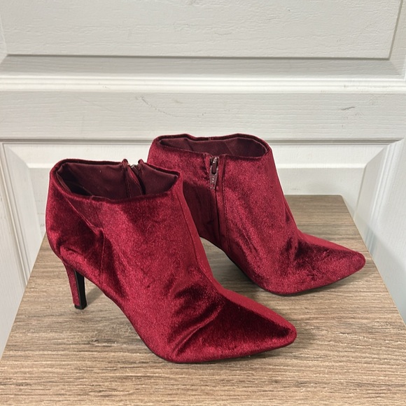 OLD NAVY MARION WINE COLOUR VELOUR POINTY TOE HIGH HEELS BOOTIE SIZE 8 - Picture 6 of 11